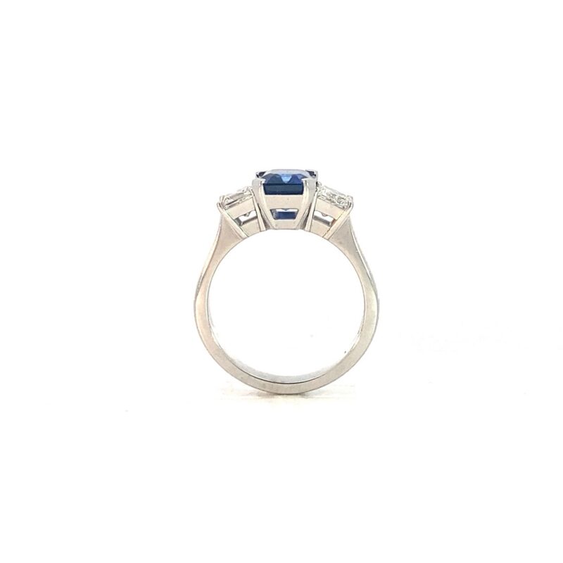 Sapphire & Diamond Three Stone Ring - Image 2