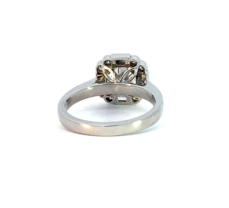 Vintage Design Diamond Cluster Ring - Image 3