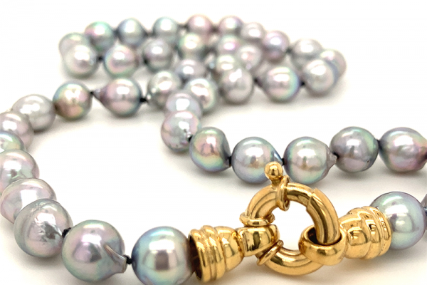 Silver grey pearls with gold clasp 2